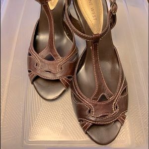 Nine West leather T-strap heels/sandals.